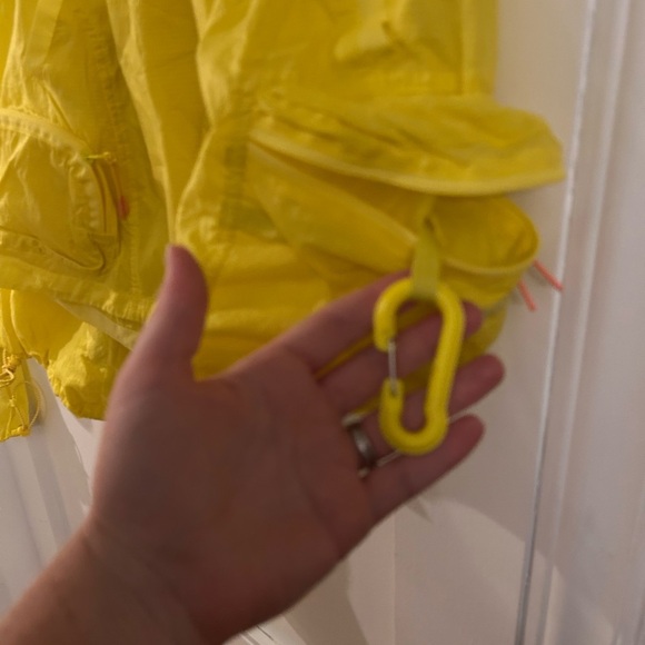 Outdoor voices yellow nylon short and windbreaker set - Picture 5 of 7